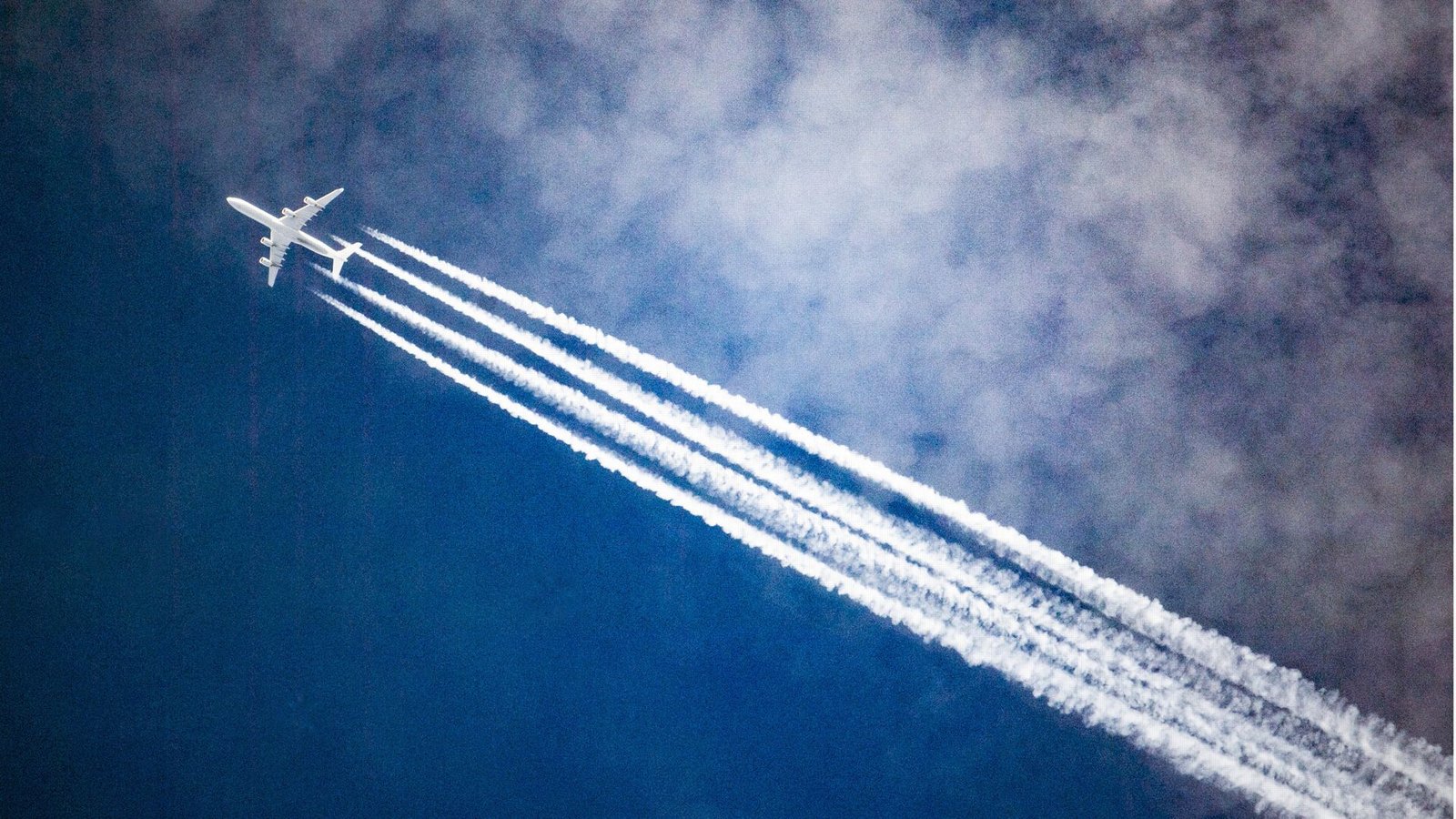 Auch der Flugverkehr gehört zu den Profiteuren klimaschädlicher Subventionen – aber nicht nur er.Foto: dpa/Federico Gambarini Auch der Flugverkehr gehört zu den Profiteuren klimaschädlicher Subventionen – aber nicht nur er.Foto: dpa/Federico Gambarini