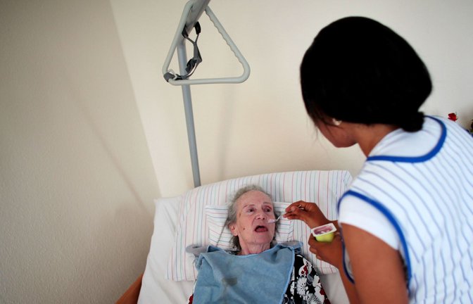 Derzeit leben  etwa 12 600 Filipinos in Deutschland, die meisten davon arbeiten in der Pflege.<span class='image-autor'>Foto: picture alliance / dpa/Oliver Berg</span>
