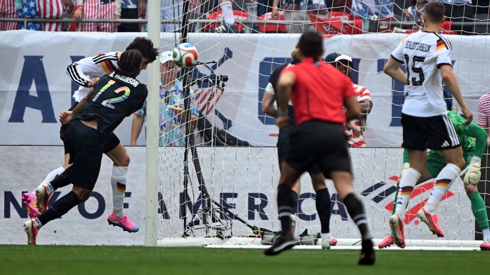 In Topform: Kai Havertz (l) beim Kopfballtor gegen die USA. (Archivbild)Foto: Federico Gambarini/dpa In Topform: Kai Havertz (l) beim Kopfballtor gegen die USA. (Archivbild)Foto: Federico Gambarini/dpa