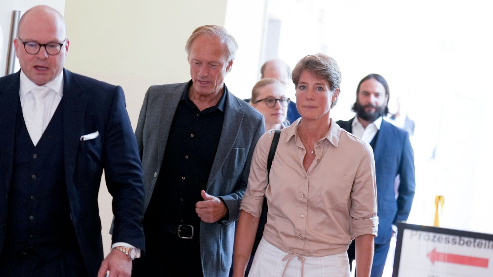 Christina Block (rechts) mit ihrem Lebensgefährten Gerdhard Delling im Justizgebäude in Hamburg.Foto: Marcus Brandt/dpa Christina Block (rechts) mit ihrem Lebensgefährten Gerdhard Delling im Justizgebäude in Hamburg.Foto: Marcus Brandt/dpa