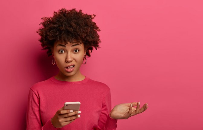 Sie möchten wissen, wer sich hinter einer unbekannten Nummer verbirgt? Wir zeigen Ihnen 5 Tipps und Tricks, die Ihnen helfen, es herauszufinden.<span class='image-autor'>Foto: Wayhome Studio / Shutterstock.com</span>