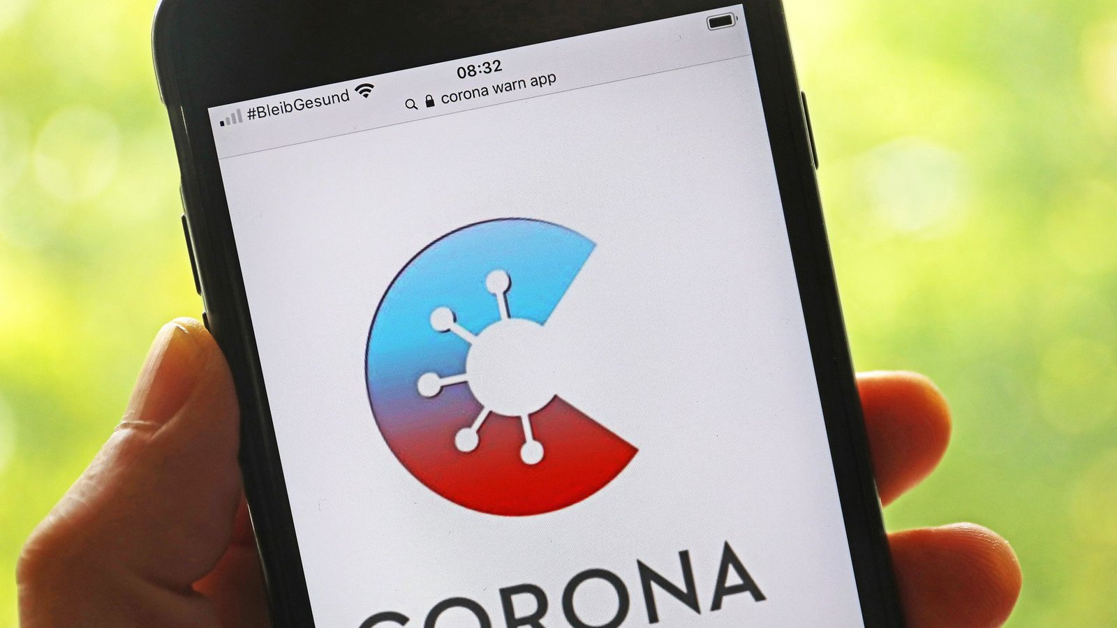 Bisherige Updates der App führten immer noch dazu, dass der Impfstatus nicht korrekt angezeigt wurde, besonders bei Geboosterten. Dieses Problem hat sich nun gelöst.Foto: dpa/Oliver Berg Bisherige Updates der App führten immer noch dazu, dass der Impfstatus nicht korrekt angezeigt wurde, besonders bei Geboosterten. Dieses Problem hat sich nun gelöst.Foto: dpa/Oliver Berg