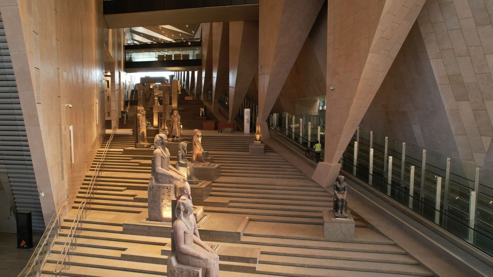 Die große Treppe führt durch vier Epochen im Alten Ägypten.Foto: Grand Egyptian Museum