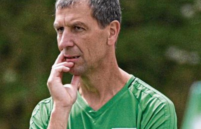 Trainer Klaus Arnold schaut nachdenklich auf die Vorbereitung mit dem TSV Kleinglattbach zurück. Foto: Leitner