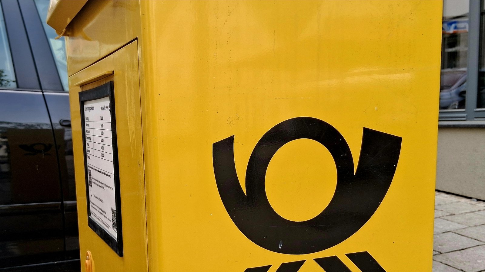 Was gibt’s Neues bei der Post in Vaihingen? Foto: Kauer