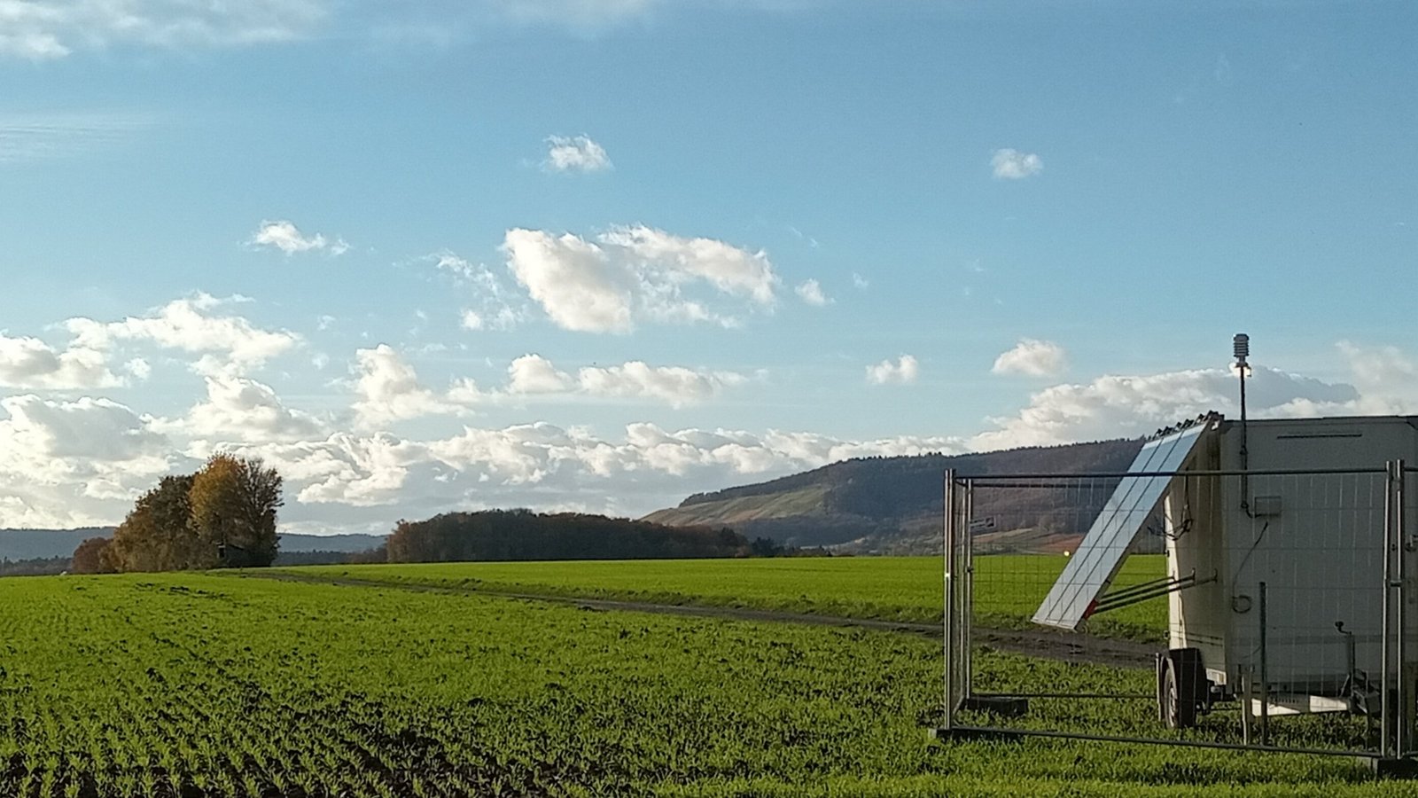 Das Windmessgerät für den Energiepark Alleenfeld bei Sachsenheim.  Foto: Glemser