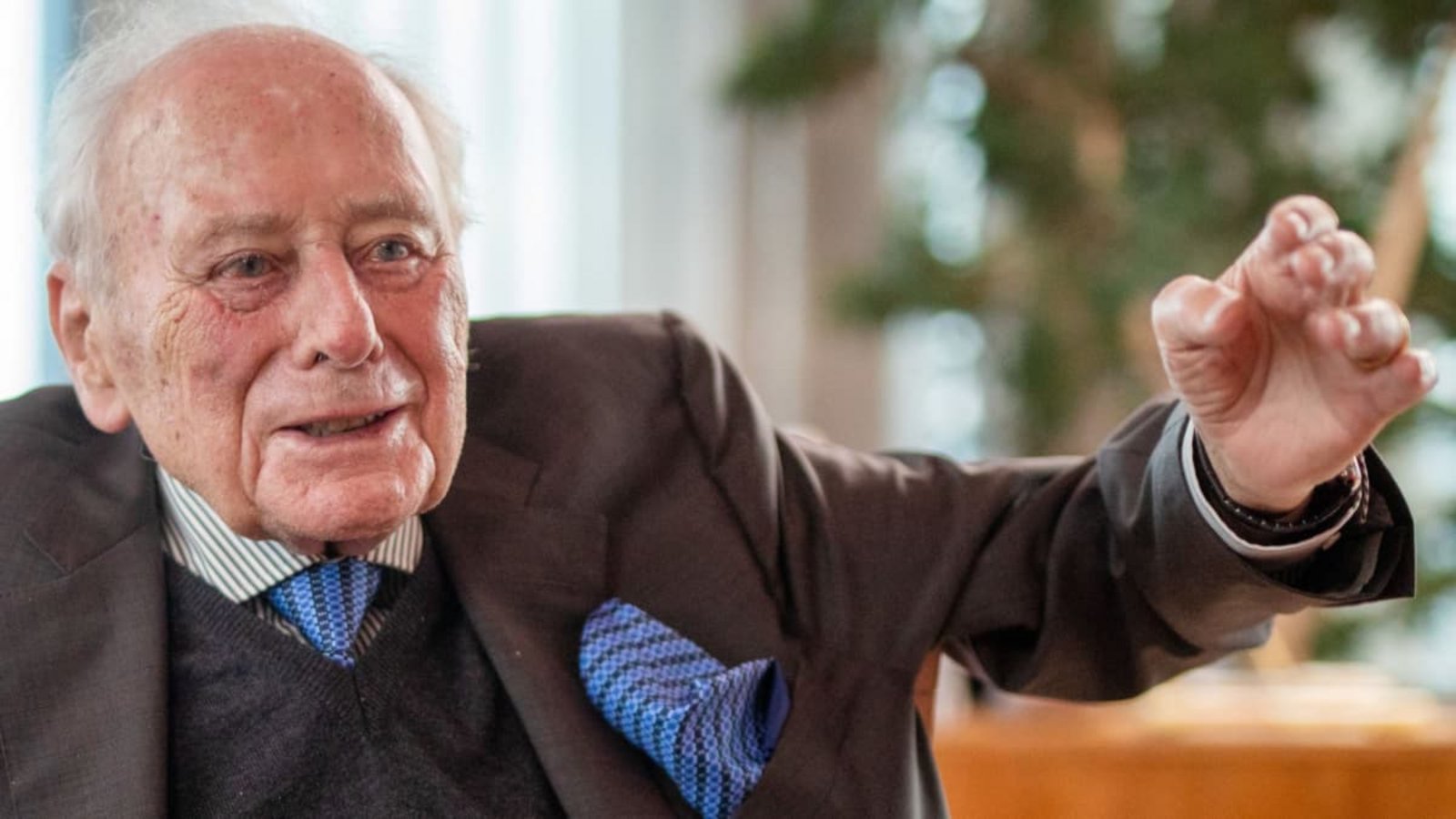 Unternehmer Reinhold Würth redet Klartext: „Müssen die Ärmel hochrempeln."Christoph Schmidt/dpa Unternehmer Reinhold Würth redet Klartext: „Müssen die Ärmel hochrempeln."Christoph Schmidt/dpa