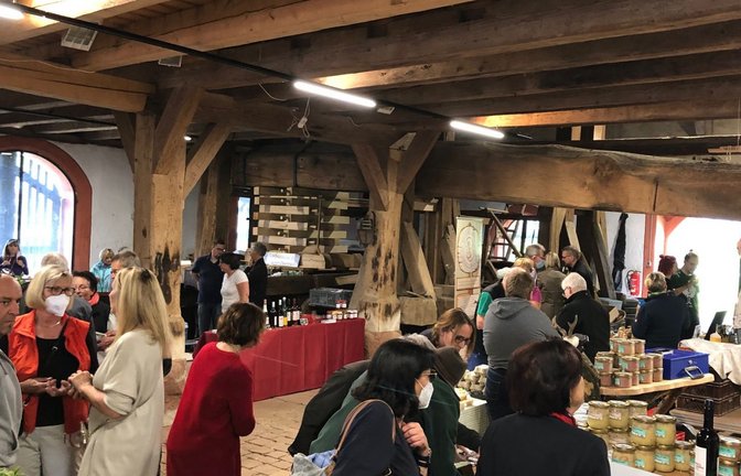 Der Keltermarkt Gräfenhausen lockt mit urigem Einkaufsambiente. <span class='image-autor'>Foto: LE</span>