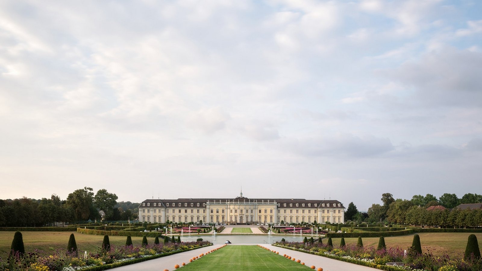 Die Gärten des Blüba und der Neue Hauptbau des Residenzschlosses. Foto: Bayerl/SSG Die Gärten des Blüba und der Neue Hauptbau des Residenzschlosses. Foto: Bayerl/SSG