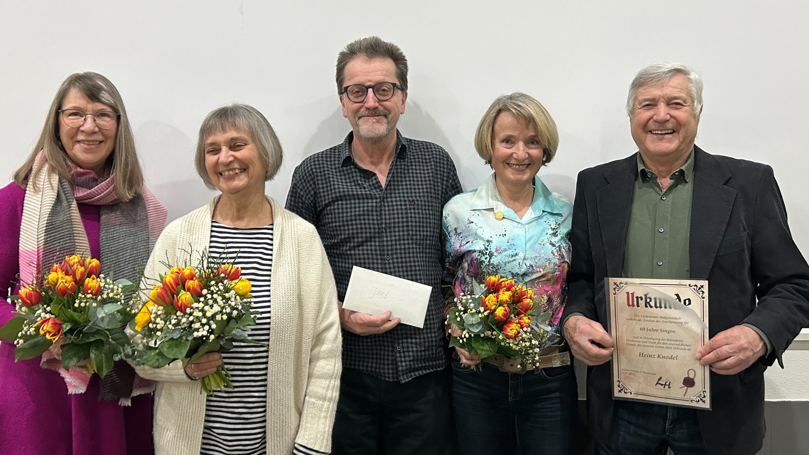 Ehrungen beim Liederkranz Hohenhaslach (von links): Ingrid Zehender, Ingeborg Blattmacher, Josef Sprünger, Claudia Böttcher und Heinz Knodel. Foto: p Ehrungen beim Liederkranz Hohenhaslach (von links): Ingrid Zehender, Ingeborg Blattmacher, Josef Sprünger, Claudia Böttcher und Heinz Knodel. Foto: p