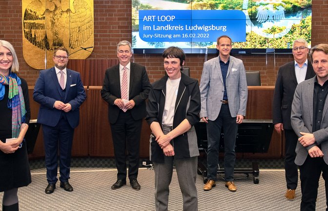 Die Jury hat entschieden (von links): Eva Paulitsch, Nico Lauxmann, Dietmar Allgaier, Jessica Twitchell, Thomas Schäfer, Peter Schäfer und Marco Hompes. <span class='image-autor'>Foto: LL</span>