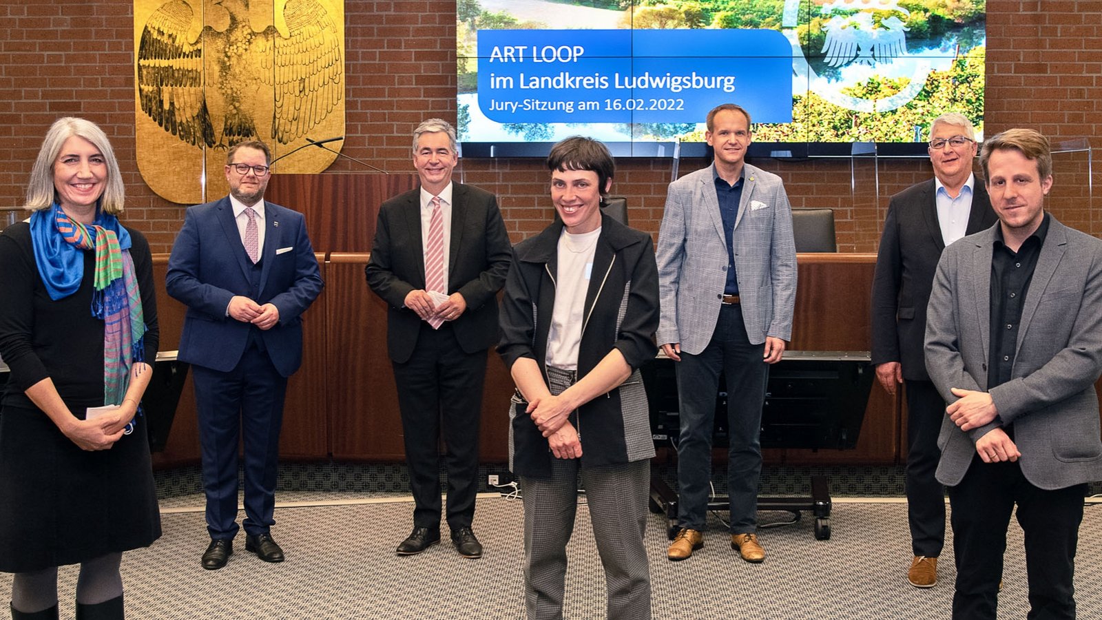 Die Jury hat entschieden (von links): Eva Paulitsch, Nico Lauxmann, Dietmar Allgaier, Jessica Twitchell, Thomas Schäfer, Peter Schäfer und Marco Hompes. Foto: LL