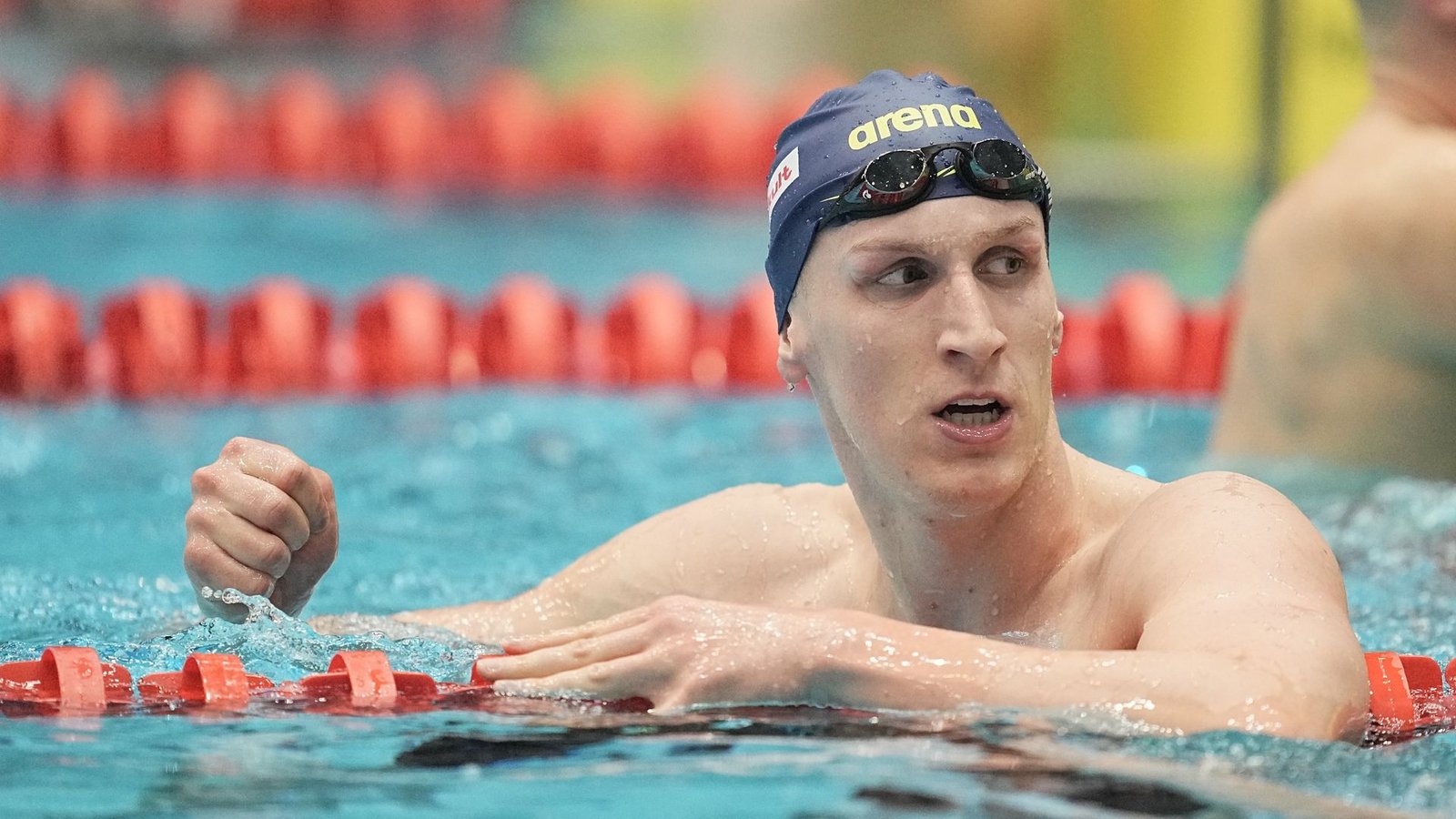 Lukas Märtens schwamm über 400 Meter Freistil knapp am Weltrekord vorbei.Foto: Michael Kappeler/dpa