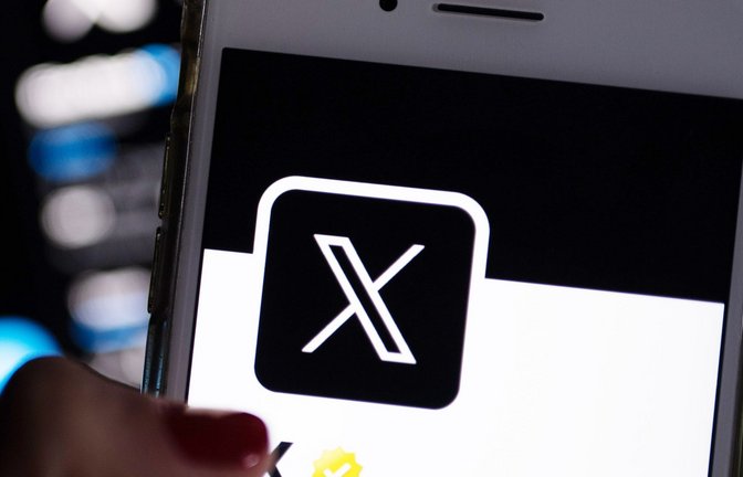 Laut X soll die EU-Kommission bei einem Beitrag gegen Regeln der Plattform verstoßen haben. (Archivbild)<span class='image-autor'>Foto: Monika Skolimowska/dpa</span>