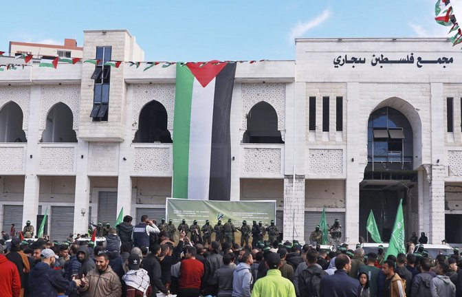Im Zuge der Waffenruhe sollen am Samstag vier israelische Soldatinnen freigelassen werden im Austausch gegen weitere palästinensische Häftlinge.<span class='image-autor'>Foto: dpa/Abed Hajjar</span>