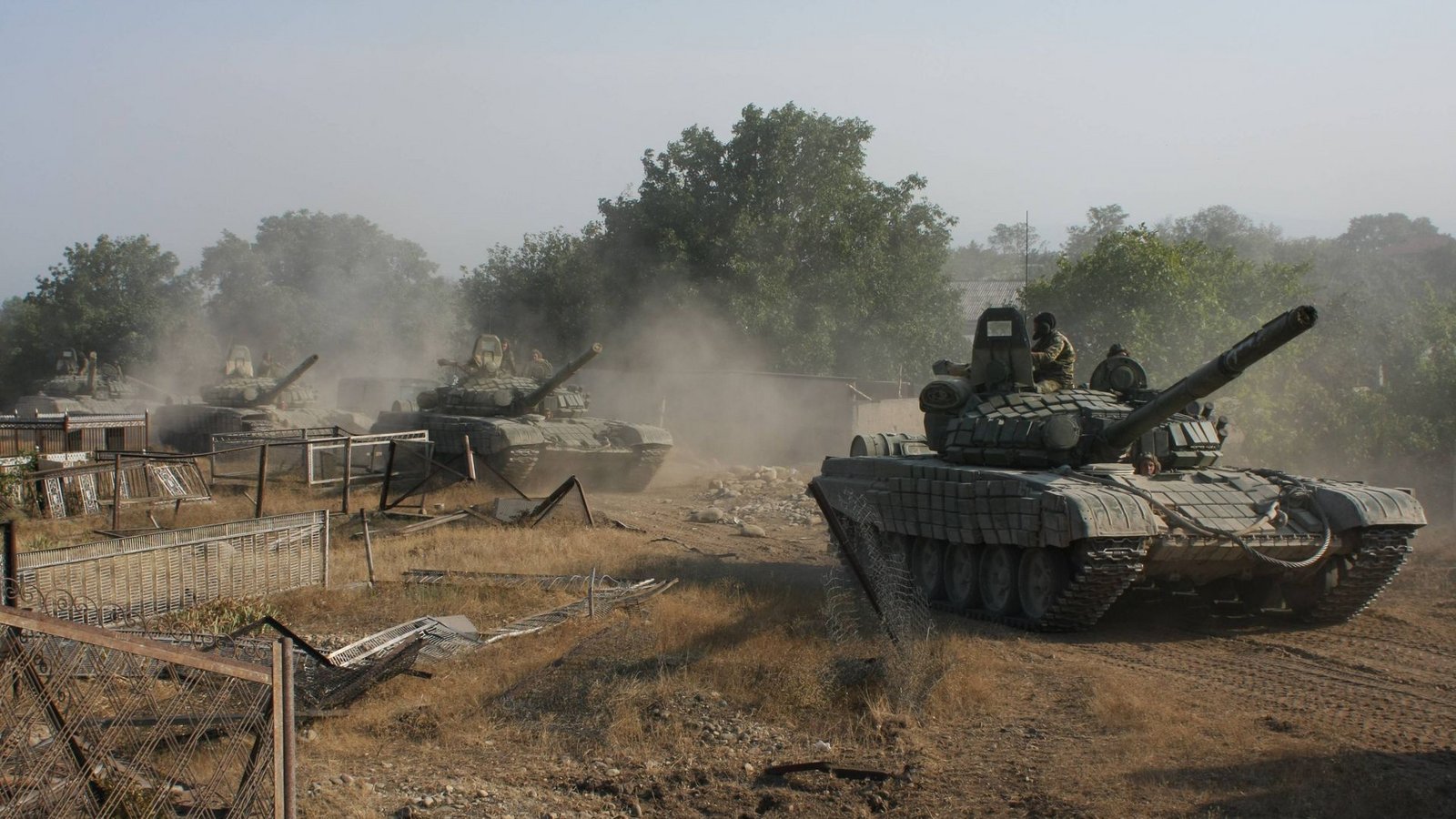 Russische Truppen bewegen sich  von der georgischen Region Gori nach Nordossetien in Russland. Aufgenommen 2008.Foto: imago/ITAR-TASS/imago stock&people