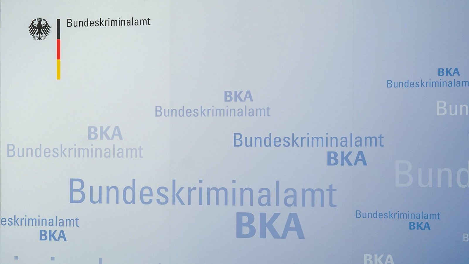 Die Zahl der registrierten Gewalttaten gegen Polizisten und Rettungskräfte hat nach Behördenangaben im vergangenen Jahr einen neuen Höchststand erreicht (Symbolfoto).Foto: imago images/onemorepicture/onemorepicture / Alexandra Michel via www.imago-images.de Die Zahl der registrierten Gewalttaten gegen Polizisten und Rettungskräfte hat nach Behördenangaben im vergangenen Jahr einen neuen Höchststand erreicht (Symbolfoto).Foto: imago images/onemorepicture/onemorepicture / Alexandra Michel via www.imago-images.de