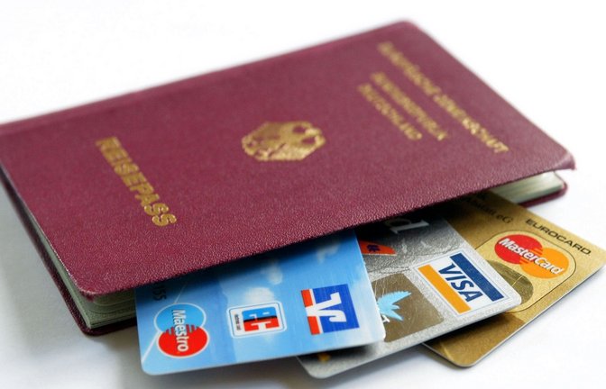 Die Girocard mit dem Maestro- oder Vpay-Zeichen ist überall in Europa einsetzbar. Trotzdem sollten Urlauber  auf Nummer sicher gehen und noch eine Kreditkarte mitnehmen.<span class='image-autor'>Foto: Avanti/Avanti</span>