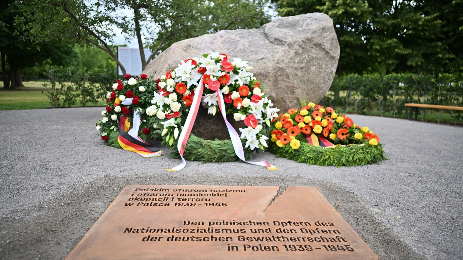 Noch steht nur ein provisorischer Gedenkstein an der Stelle in Berlin, an der noch ein Gedenkort entstehen soll.Foto: Sebastian Christoph Gollnow/dpa Noch steht nur ein provisorischer Gedenkstein an der Stelle in Berlin, an der noch ein Gedenkort entstehen soll.Foto: Sebastian Christoph Gollnow/dpa