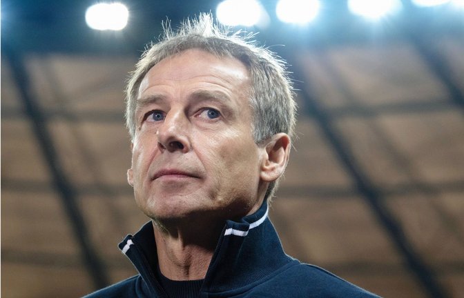 Jürgen Klinsmann hat seinen Kommentar zur Spielweise der iranischen Fußballmannschaft verteidigt. (Archivbild)<span class='image-autor'>Foto: dpa/Soeren Stache</span>
