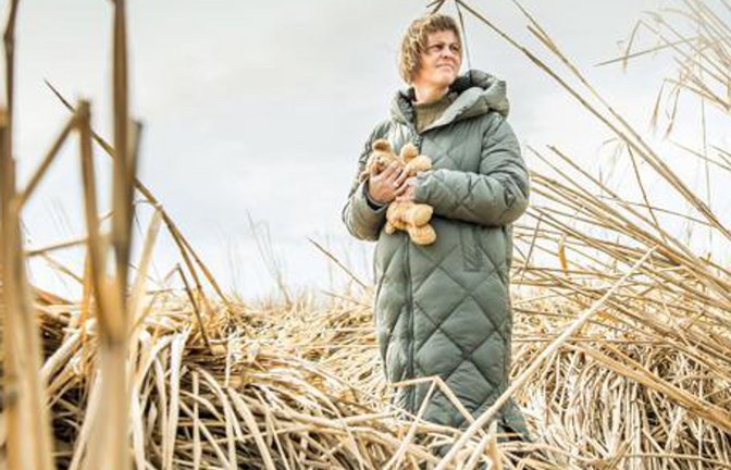 Ein Teddybär ist das einzig Greifbare, das Sandra Schellhorn von ihren Kindern geblieben ist.<span class='image-autor'>Foto: /Andreas Reiner</span>