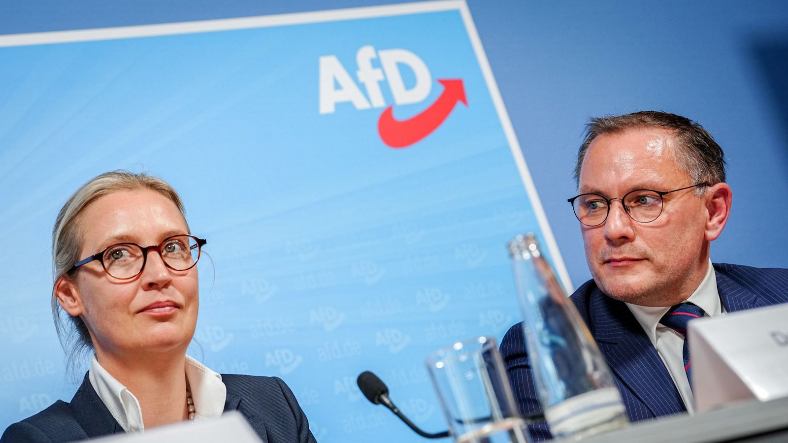 Die AfD-Chefs Alice Weidel und Tino Chrupalla wollen sich auf dem Parteitag zur Wiederwahl stellen.Foto: dpa/Kay Nietfeld