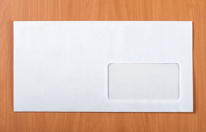 So entsorgen Sie die Briefumschläge.<span class='image-autor'>Foto: sbvasyl / shutterstock.com</span>