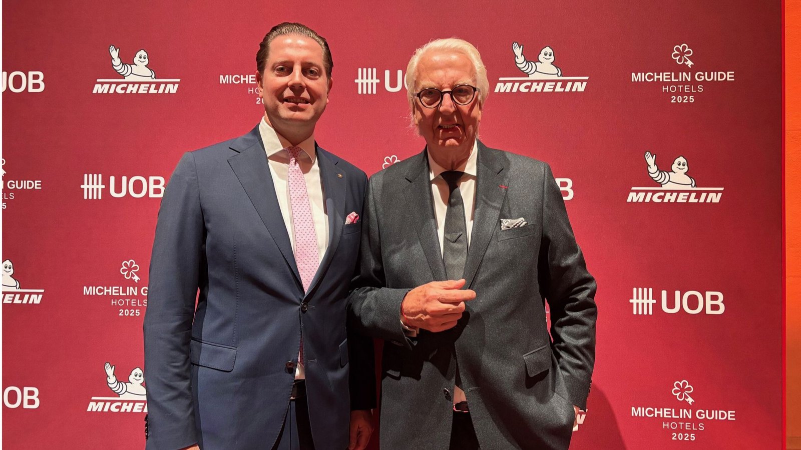 Hannes Bareiss (links) vom Hotel Bareiss und Heiner Finkbeiner vom Hotel Traube Tonbach in Baiersbronn können sich in Paris über die höchste Auszeichnung freuen.Foto: nja Hannes Bareiss (links) vom Hotel Bareiss und Heiner Finkbeiner vom Hotel Traube Tonbach in Baiersbronn können sich in Paris über die höchste Auszeichnung freuen.Foto: nja