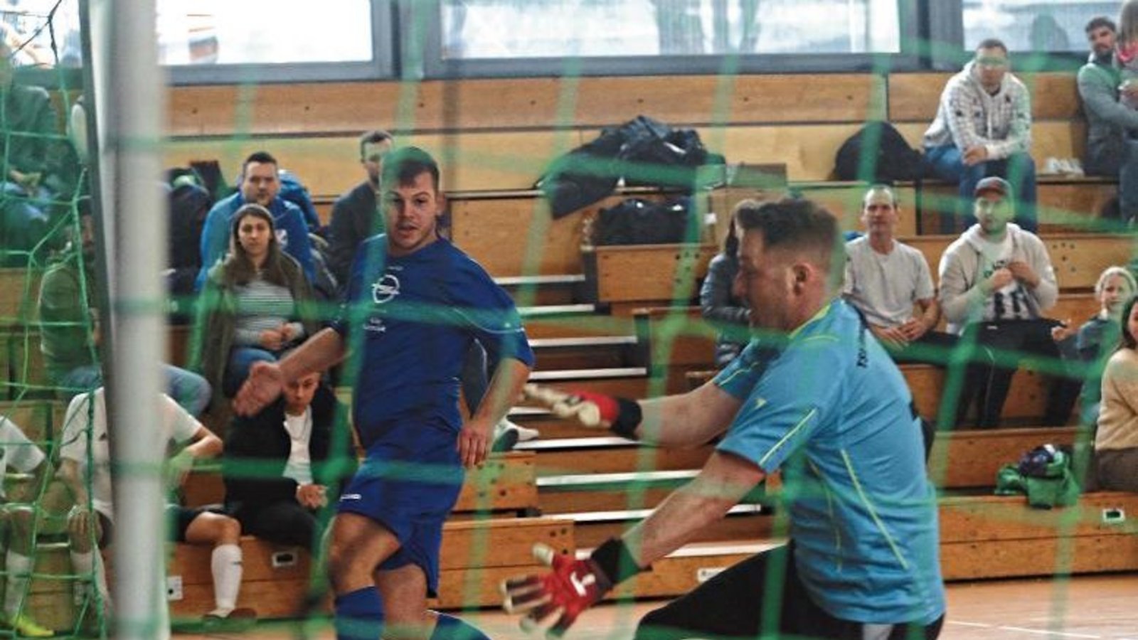 Am Torwart vorbeigespitzelt: Das 6:4 für Häfnerhaslach in der Schlussminute. Foto: Küppers