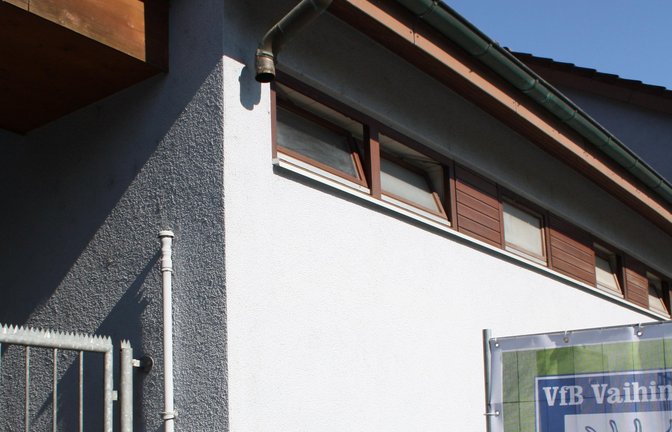 Viel haben die Diebe von den kupfernen Fallrohren nicht übrig gelassen. Foto: Mross