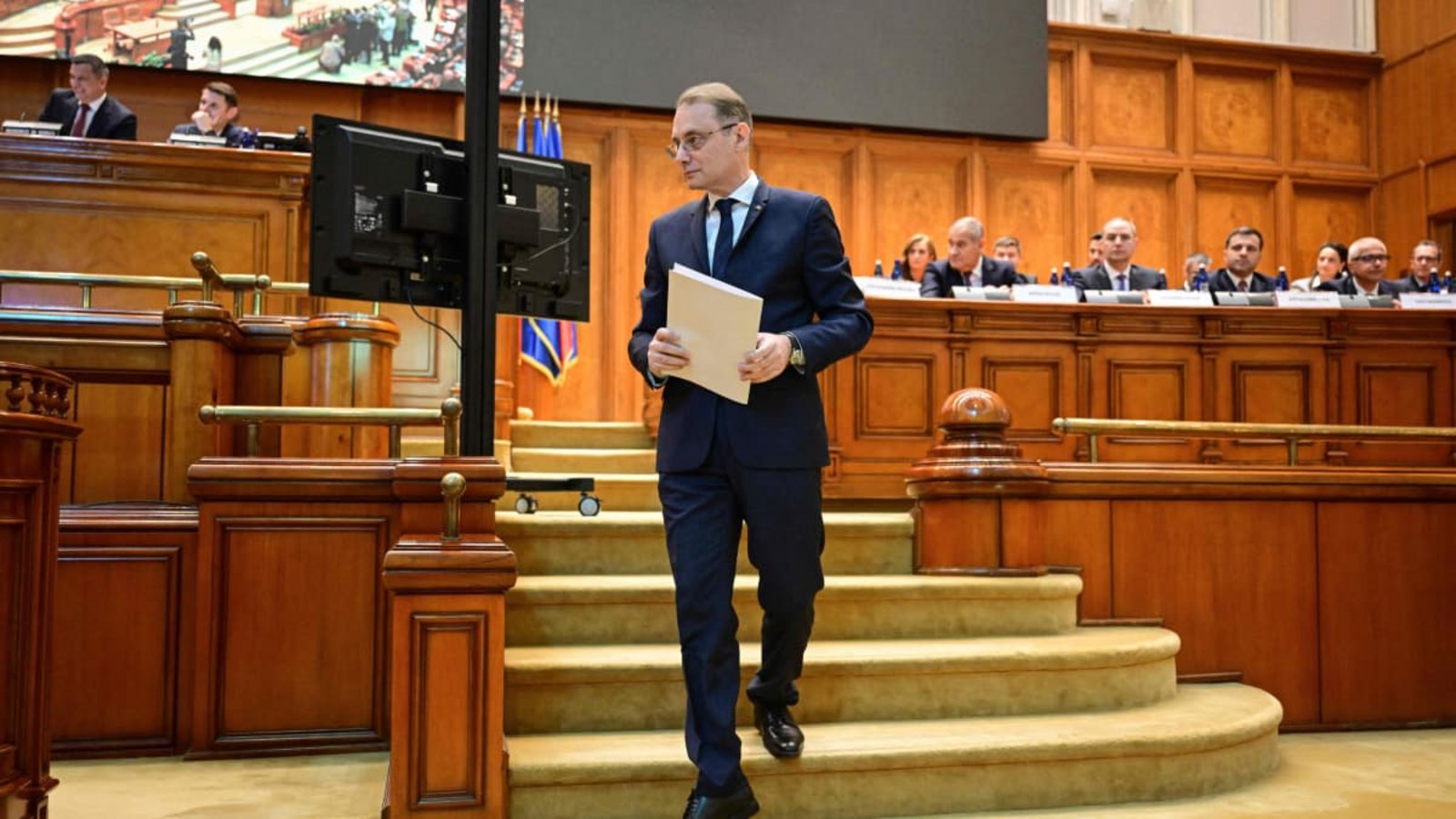 Rumäniens neuer Premier Luca Niculescu gilt als verlässlicher Bürokrat und Pro-Europäer.DANIEL MIHAILESCU/afp Rumäniens neuer Premier Luca Niculescu gilt als verlässlicher Bürokrat und Pro-Europäer.DANIEL MIHAILESCU/afp