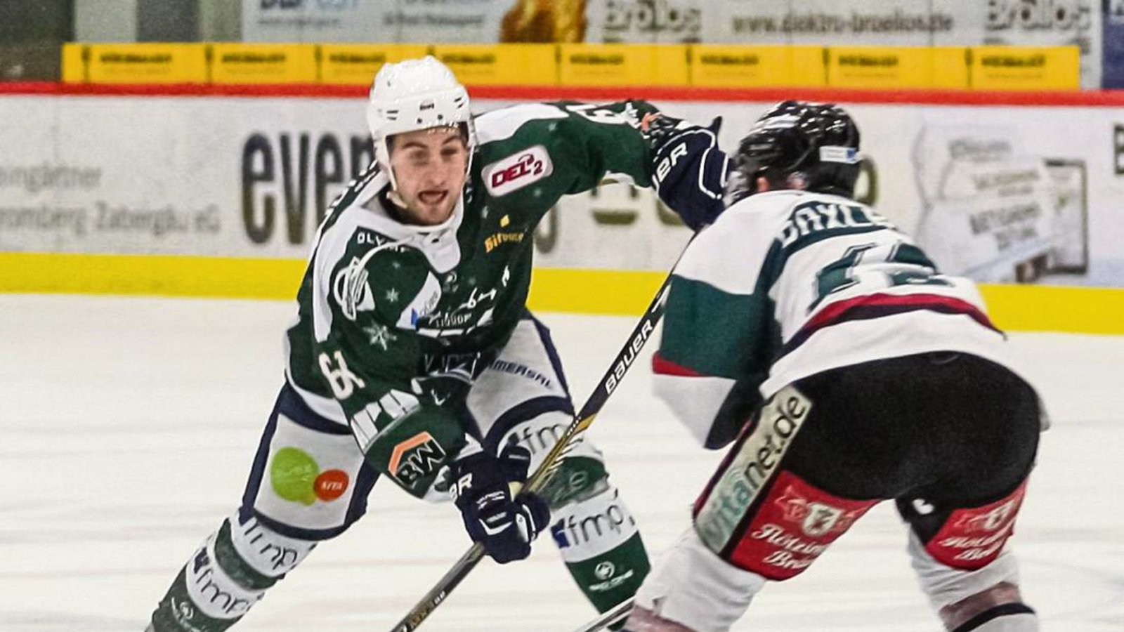 Sebastian Alt (links) und die Bietigheim Steelers treffen in der ersten Runde der DEL-2-Play-offs auf Dominik Daxlberger (rechts) und die Starbulls Rosenheim, die sich in den Pre-Play-offs gegen den SC Riessersee durchgesetzt haben. Foto: Simecek Sebastian Alt (links) und die Bietigheim Steelers treffen in der ersten Runde der DEL-2-Play-offs auf Dominik Daxlberger (rechts) und die Starbulls Rosenheim, die sich in den Pre-Play-offs gegen den SC Riessersee durchgesetzt haben. Foto: Simecek