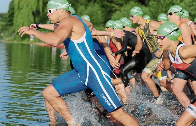 Freiwasserschwimmen ist immer eine besondere Herausforderung. In Mühlacker geht es die erste Teilstrecke in der Enz flussaufwärts. Foto: privat