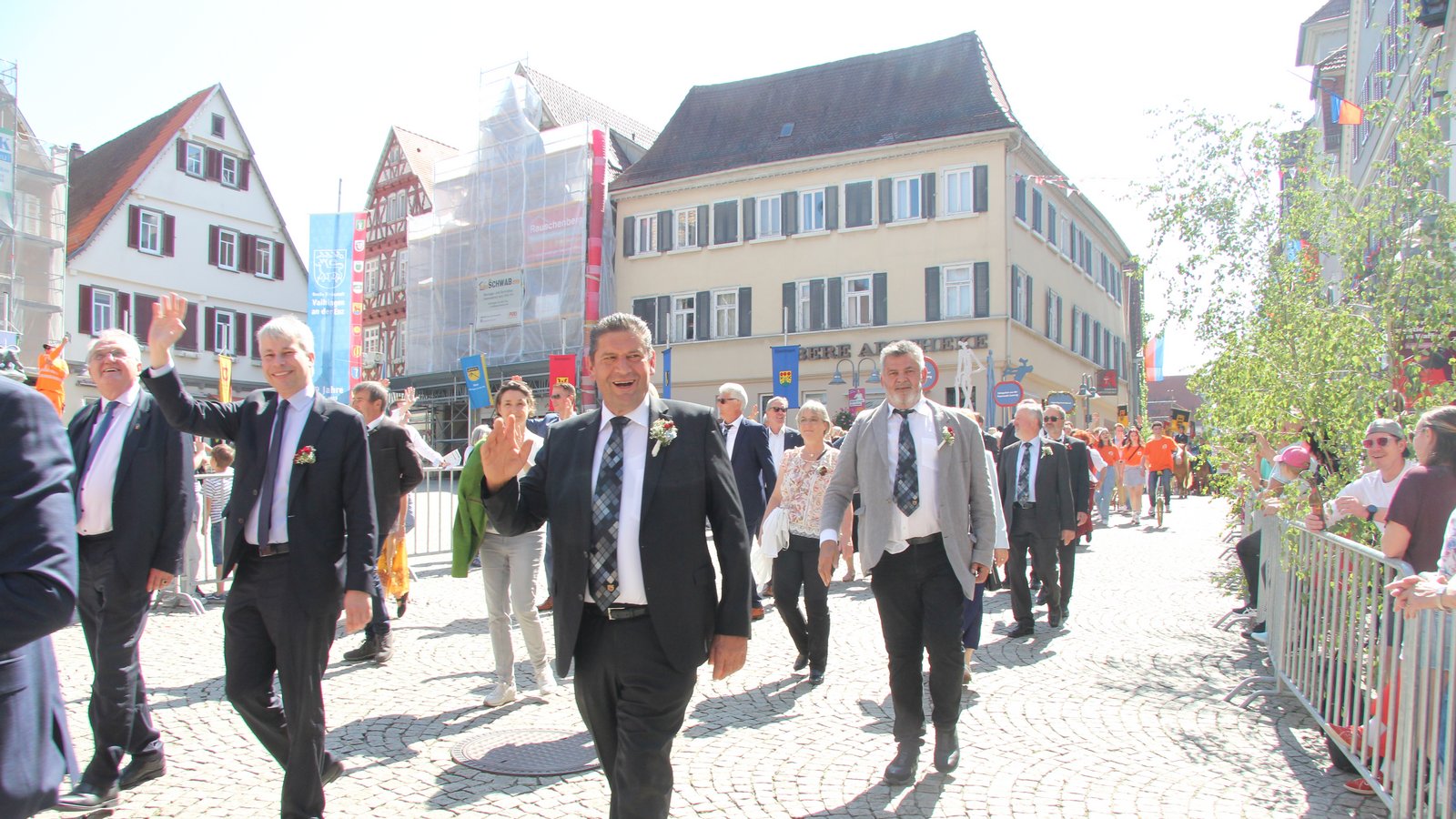 Viel zu sehen gibt es beim Festzug durch die Stadt. Foto: Banholzer