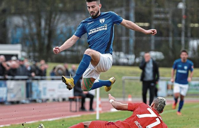 In der neuen Saison möchte Spetim Muzliukaj (oben) mit dem FSV 08 Bissingen in der Fußball-Oberliga zum Höhenflug ansetzen. Foto: Baumann