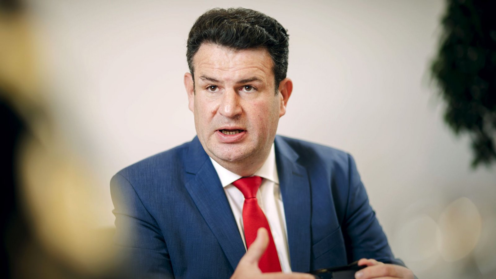 Hubertus Heil wirbt für Arbeitskräfte aus Südostasien. Besonders gefragt: Pflegekräfte mit Ausbildung.Foto: Thomas Trutschel/photothek.de/Thomas Trutschel Hubertus Heil wirbt für Arbeitskräfte aus Südostasien. Besonders gefragt: Pflegekräfte mit Ausbildung.Foto: Thomas Trutschel/photothek.de/Thomas Trutschel