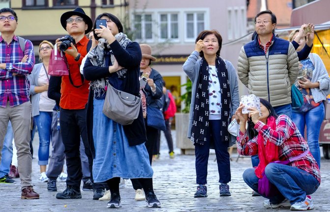 Reisen ins Ausland – wie hier nach Deutschland – werden für immer mehr Chinesen schwierig bis unmöglich.<span class='image-autor'>Foto: imago/Michael Kneffel</span>