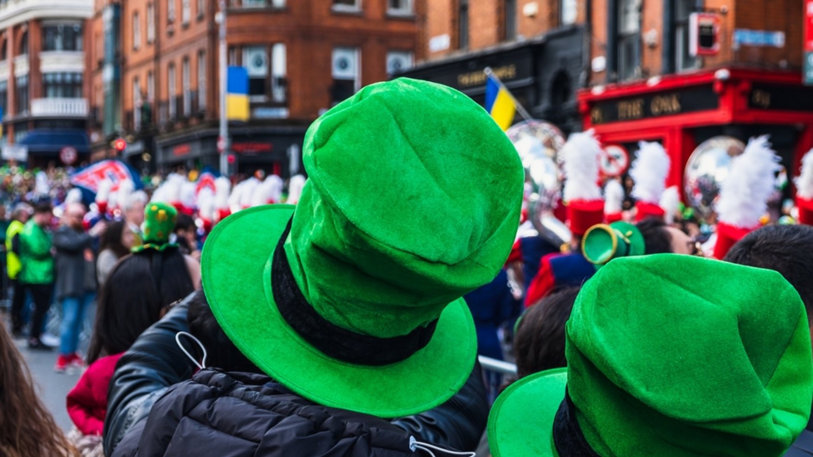 Jedes Jahr am 17. März wird der Saint Patrick's Day gefeiert. Alles Wichtige zum Ursprung und der Geschichte des grünen Feiertages im Überblick.Foto: Evelina Zy / Shutterstock.com Jedes Jahr am 17. März wird der Saint Patrick's Day gefeiert. Alles Wichtige zum Ursprung und der Geschichte des grünen Feiertages im Überblick.Foto: Evelina Zy / Shutterstock.com