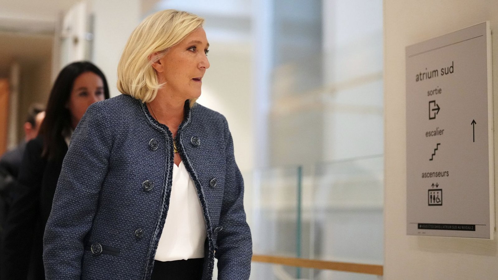 Marine Le Pen selbst bezeichnete das Urteil als ihren „politischen Tod“.Foto: AP/Thibault Camus Marine Le Pen selbst bezeichnete das Urteil als ihren „politischen Tod“.Foto: AP/Thibault Camus