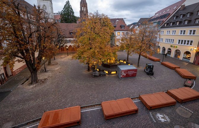 Wo das Klimacamp lagerte, hat der Aufbau des Weihnachtsmarktes begonnen.<span class='image-autor'>Foto: Stadt Freiburg/Patrick Seeger</span>