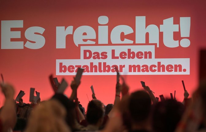 Die rund 500 Delegierten in Potsdam beraten bis Sonntag die Linie der Partei.<span class='image-autor'>Foto: Michael Bahlo/dpa</span>