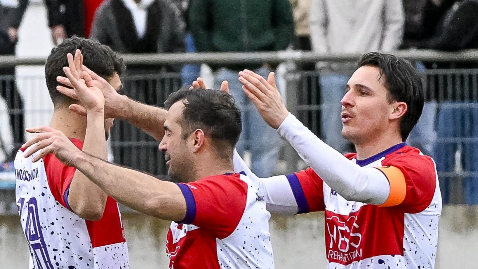 Sie wollen auch am Freitag jubeln: Die Fußballer der SGM Nussdorf/Roßwag. Foto: Leitner Sie wollen auch am Freitag jubeln: Die Fußballer der SGM Nussdorf/Roßwag. Foto: Leitner