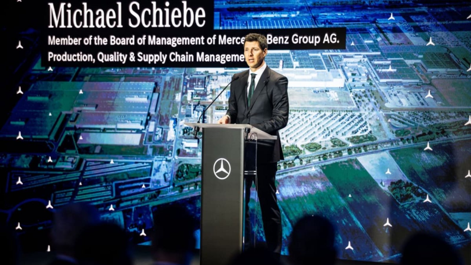 Mercedes-Produktionschef Michael Schiebe: Wir wollen keinen Abgesang auf den Standort Deutschland, aber es muss sich jetzt vieles ändern.Marton Monus/dpa Mercedes-Produktionschef Michael Schiebe: Wir wollen keinen Abgesang auf den Standort Deutschland, aber es muss sich jetzt vieles ändern.Marton Monus/dpa