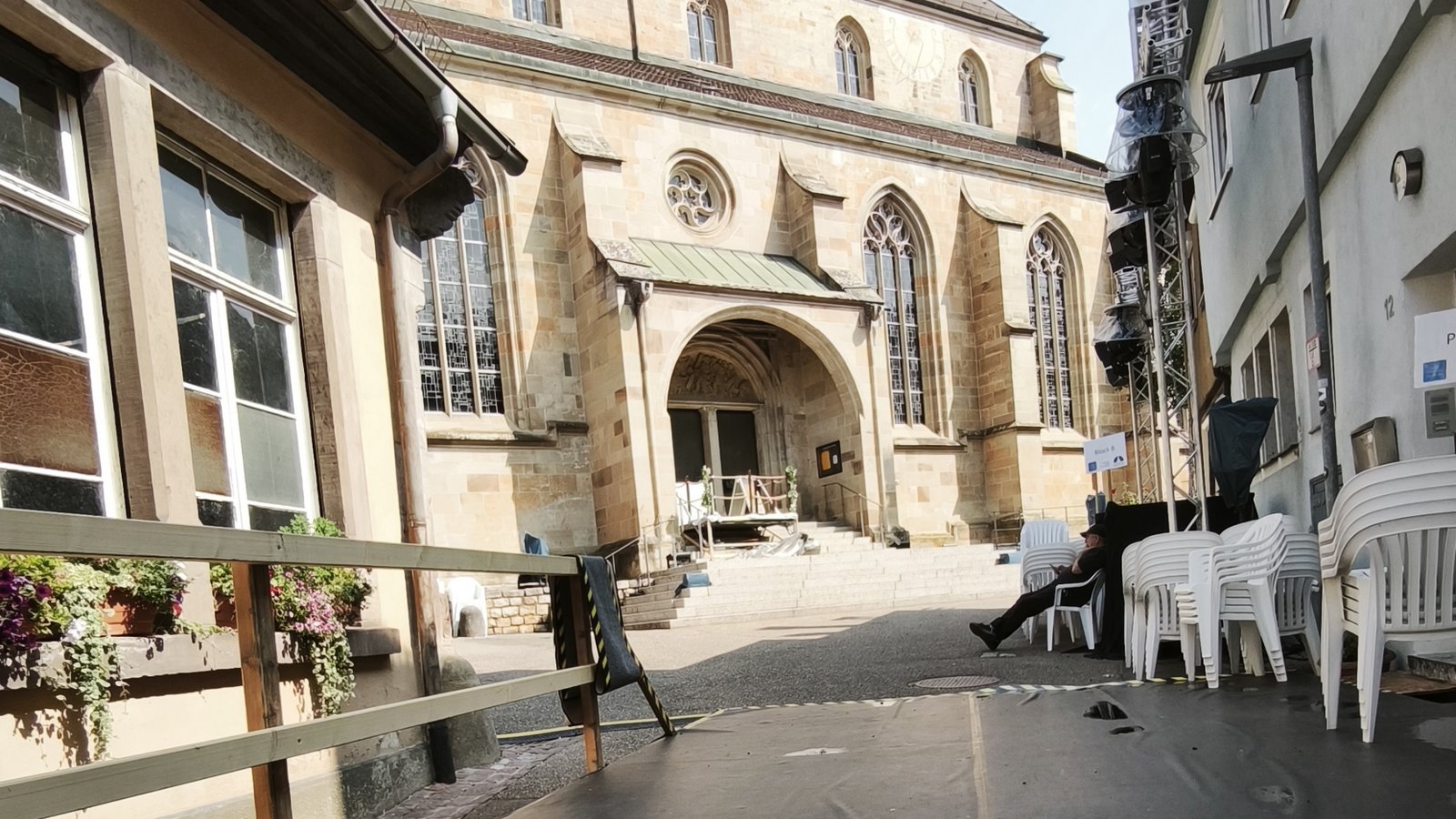 „Nach dem Regen konnte man die Stadtkirche doppelt bewundern“, schreibt Clara Spielmann zu ihrem Schnappschuss aus Vaihingen.