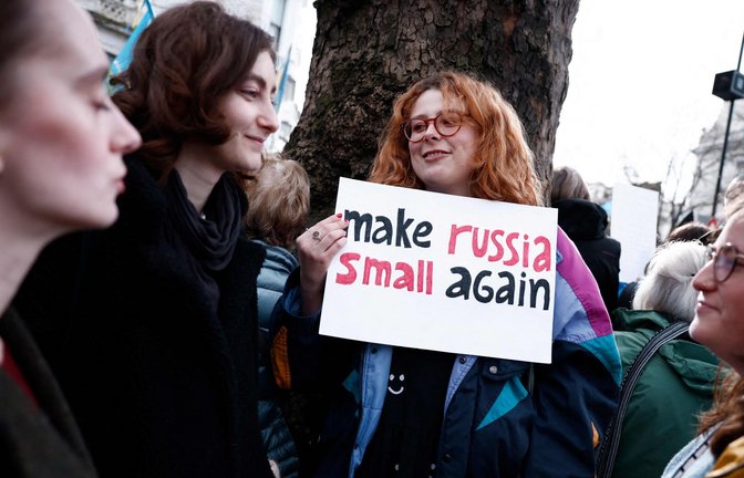 Protestierende in mehreren westlichen Hauptstädten haben gegen einen Deal der USA mit Russland demonstriert.<span class='image-autor'>Foto: AFP/BENJAMIN CREMEL</span>