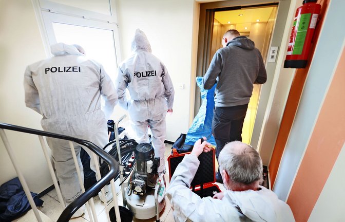 Beweissicherung in der Wohnung des Verdächtigen<span class='image-autor'>Foto: Thumilan Selvakumaran</span>