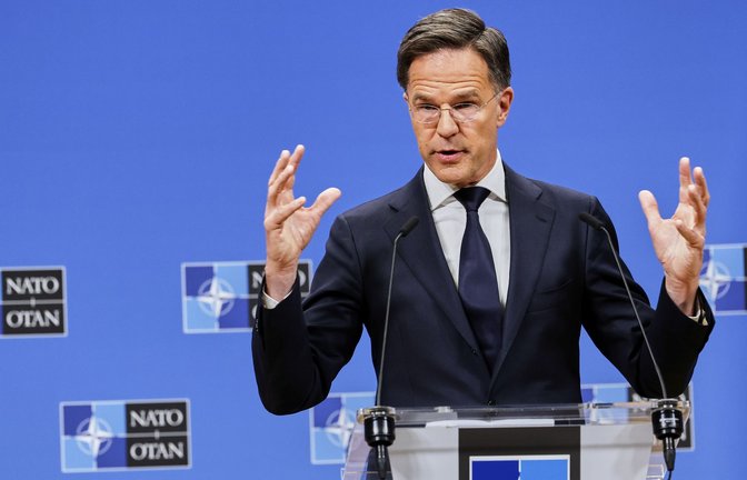 Nato-Generalsekretär Mark Rutte mahnt die Mitglieder der Allianz, mehr in die Verteidigung zu investieren – auch in den Kauf von Drohnen.<span class='image-autor'>Foto: Geert Vanden Wijngaert/AP/dpa</span>