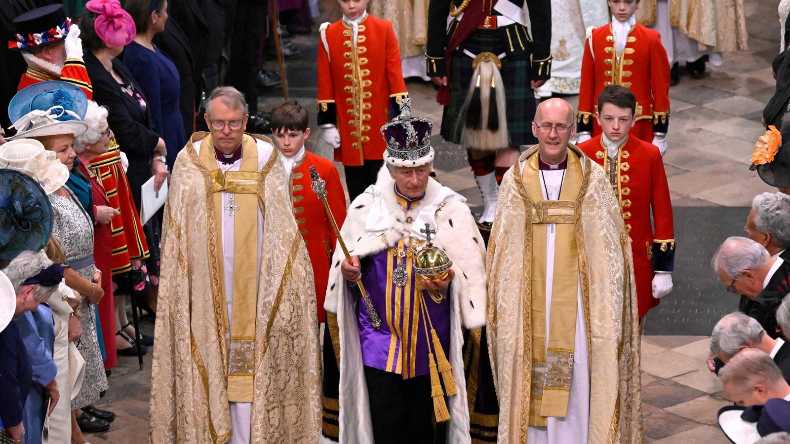 Charles III. ist zum König gekrönt worden.Foto: AFP/GARETH CATTERMOLE