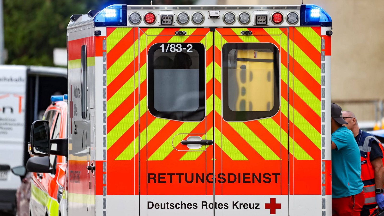 Der Rettungsdienst brachte den Motorradfahrer in ein Krankenhaus. (Symbolbild)Foto: IMAGO/Steinsiek.ch/IMAGO/Grant Hubbs