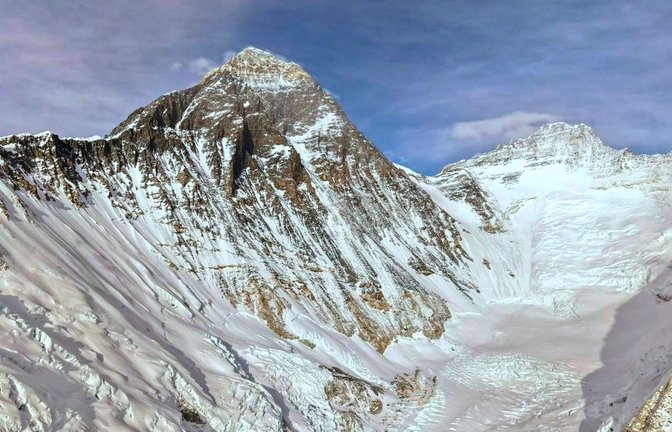 Der Mount Everest lockt immer wieder zu Rekorden. (Archivbild)<span class='image-autor'>Foto: Pasang Rinzee Sherpa/AP/dpa</span>